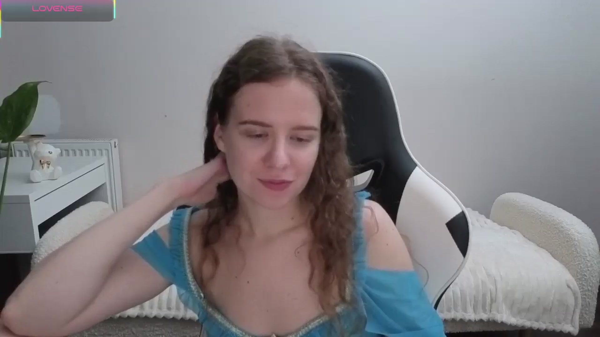 Gallery image thumbnail from BlueFlowerr's myfreecams stream on, 11/09/2025, 24:53 image 12 of 20