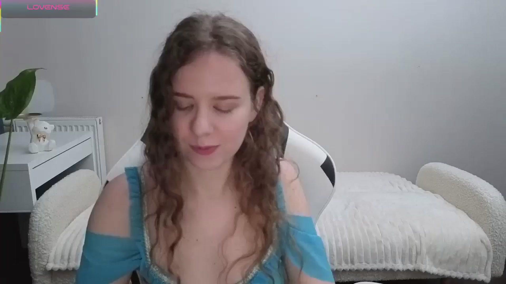 Gallery image thumbnail from BlueFlowerr's myfreecams stream on, 11/09/2025, 24:53 image 3 of 20