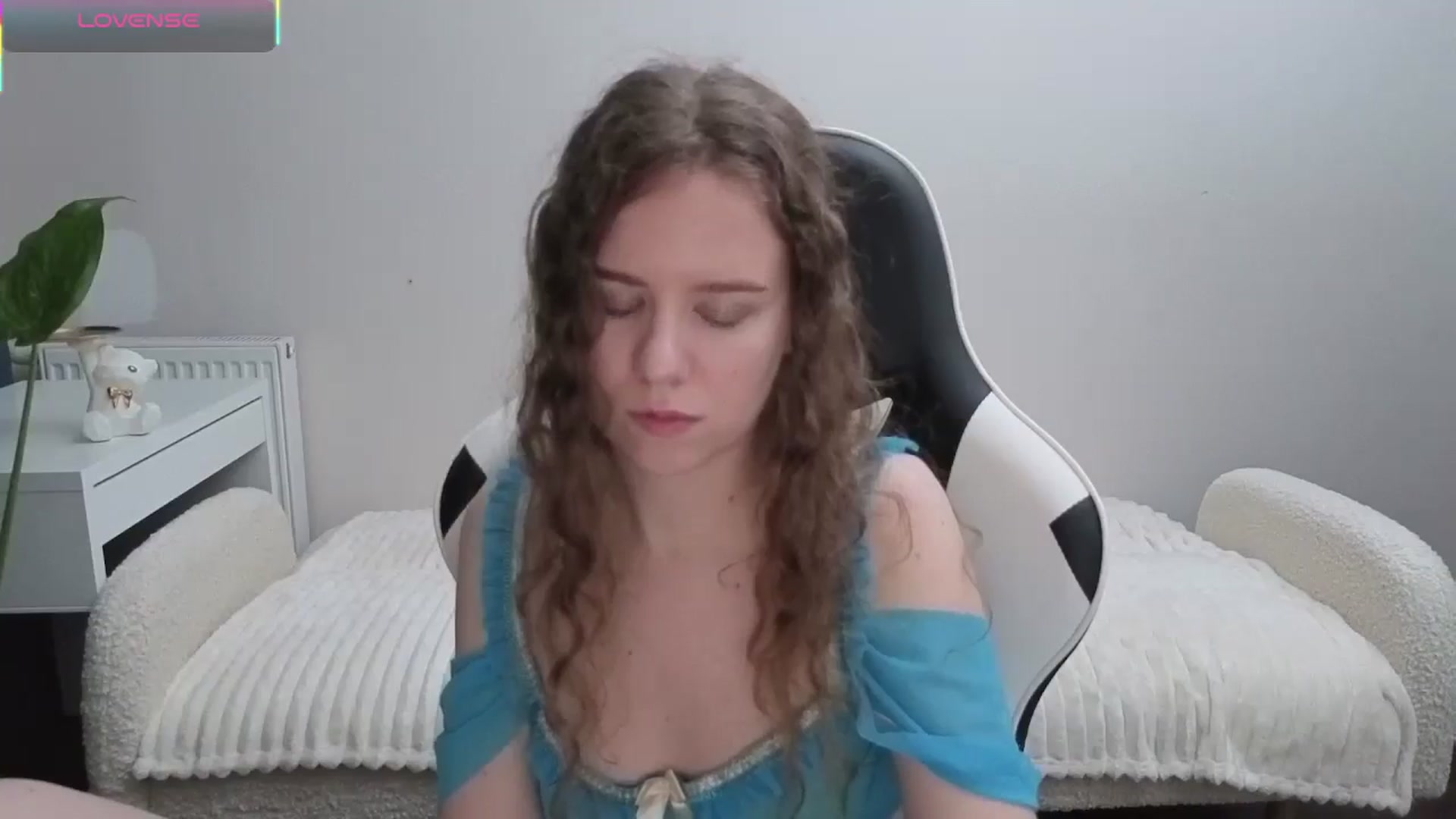 Gallery image thumbnail from BlueFlowerr's myfreecams stream on, 11/09/2025, 24:53 image 11 of 20