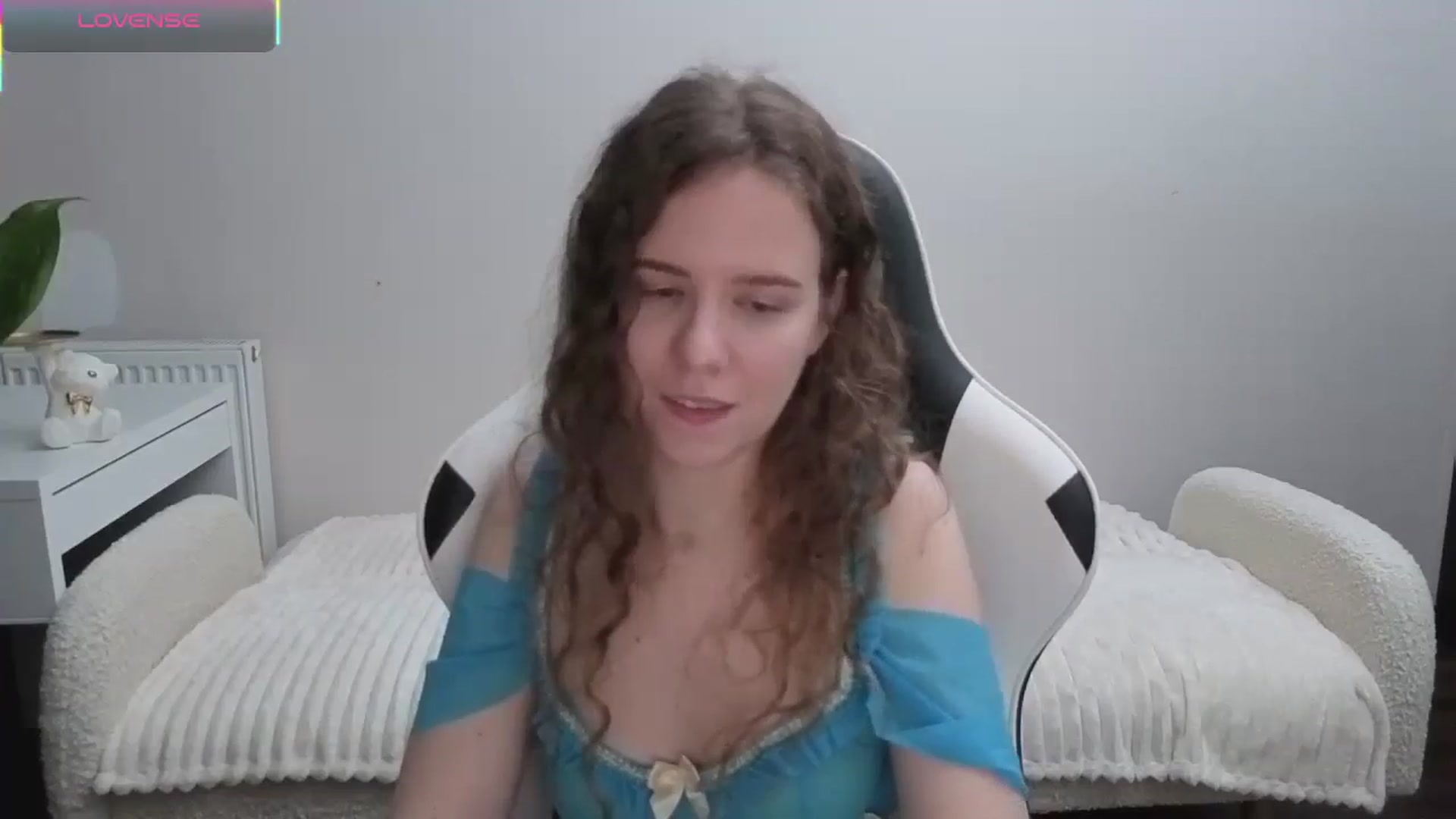Gallery image thumbnail from BlueFlowerr's myfreecams stream on, 11/09/2025, 24:53 image 19 of 20