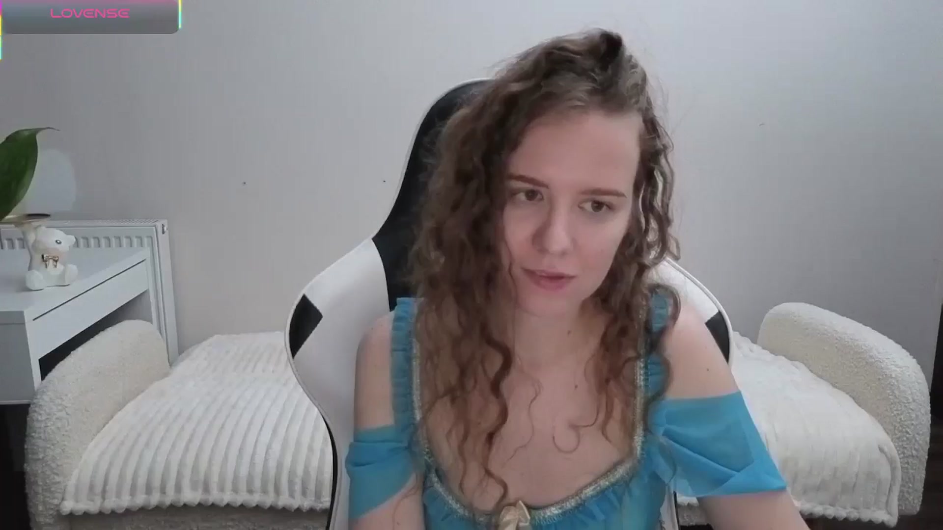 Gallery image thumbnail from BlueFlowerr's myfreecams stream on, 11/09/2025, 24:53 image 20 of 20
