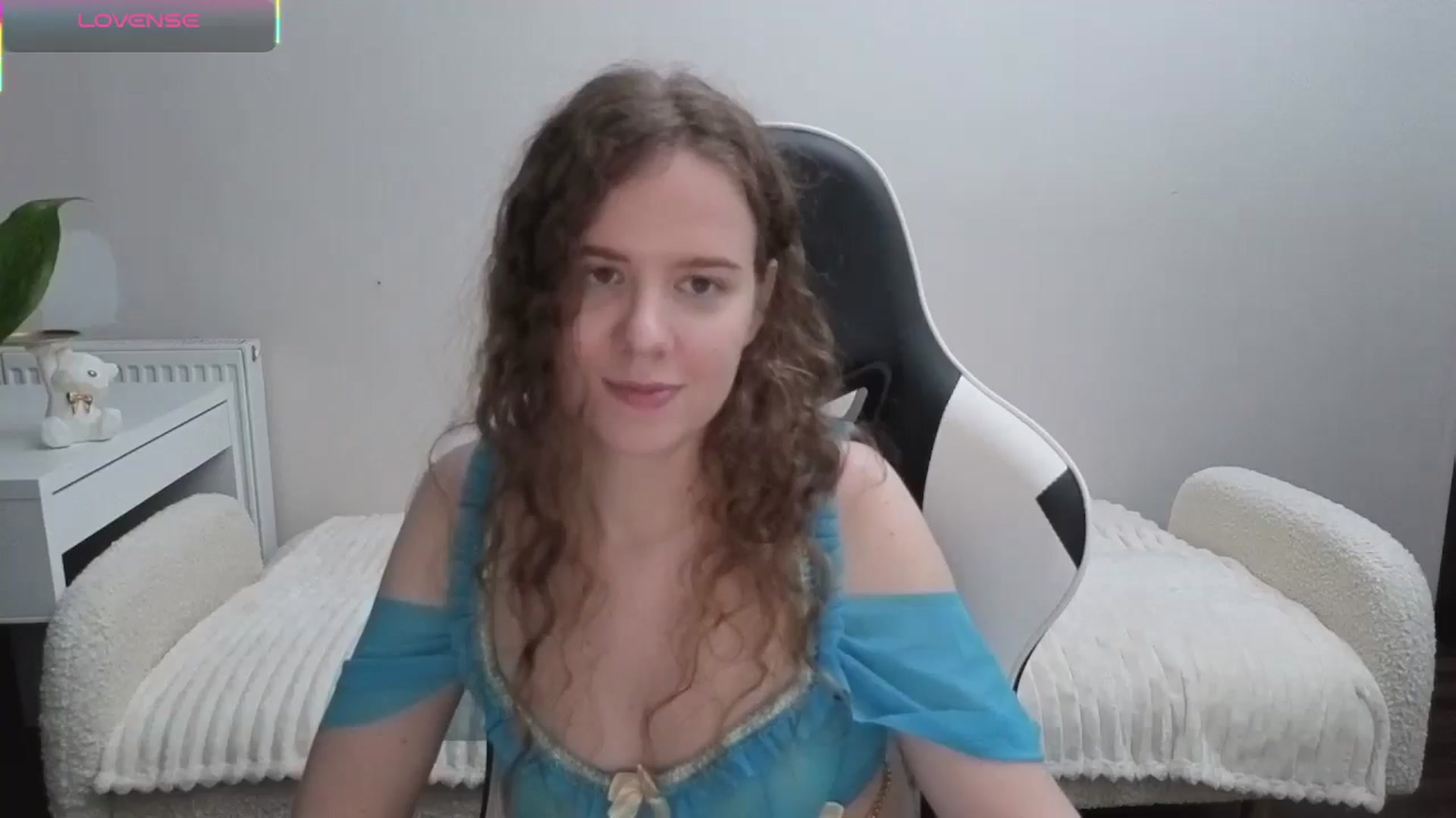 Gallery image thumbnail from BlueFlowerr's myfreecams stream on, 11/09/2025, 24:53 image 17 of 20