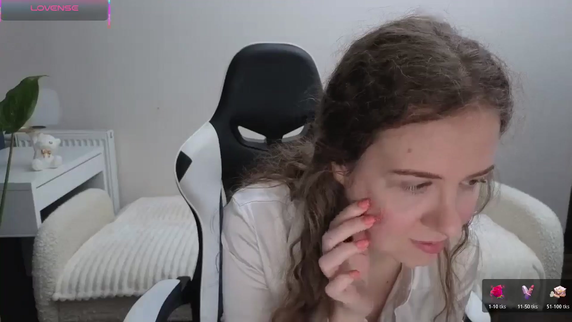 Gallery image thumbnail from BlueFlowerr's myfreecams stream on, 11/09/2025, 17:40 image 6 of 20