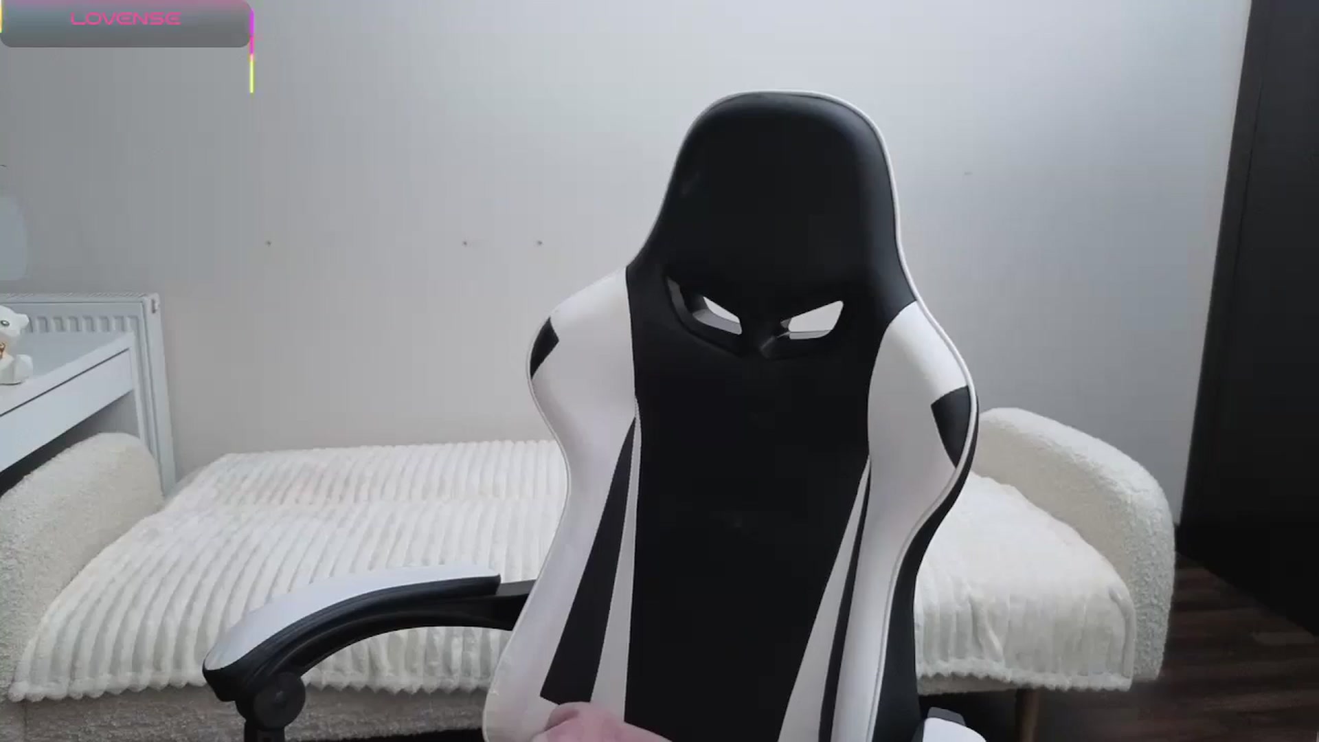Gallery image thumbnail from BlueFlowerr's myfreecams stream on, 11/09/2025, 19:00 image 16 of 20
