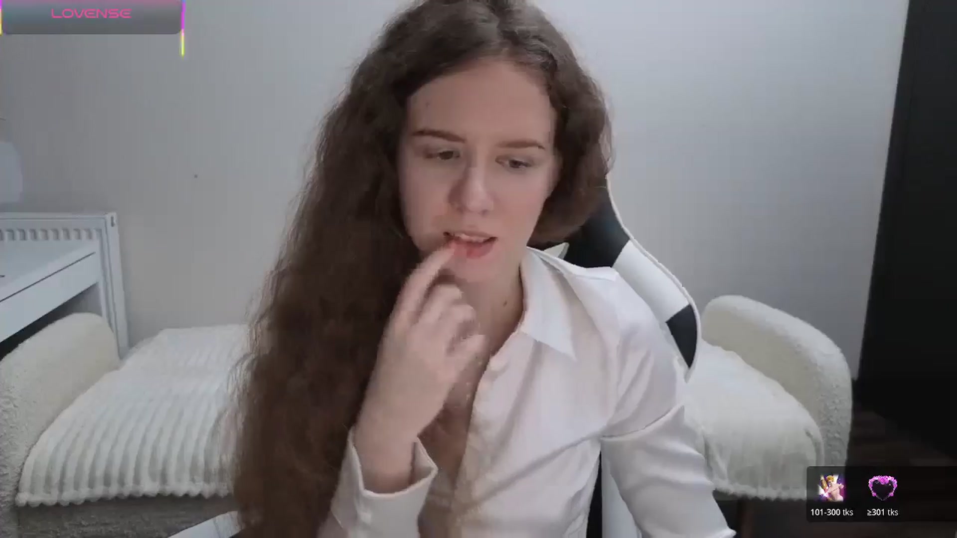Gallery image thumbnail from BlueFlowerr's myfreecams stream on, 11/09/2025, 20:41 image 17 of 20