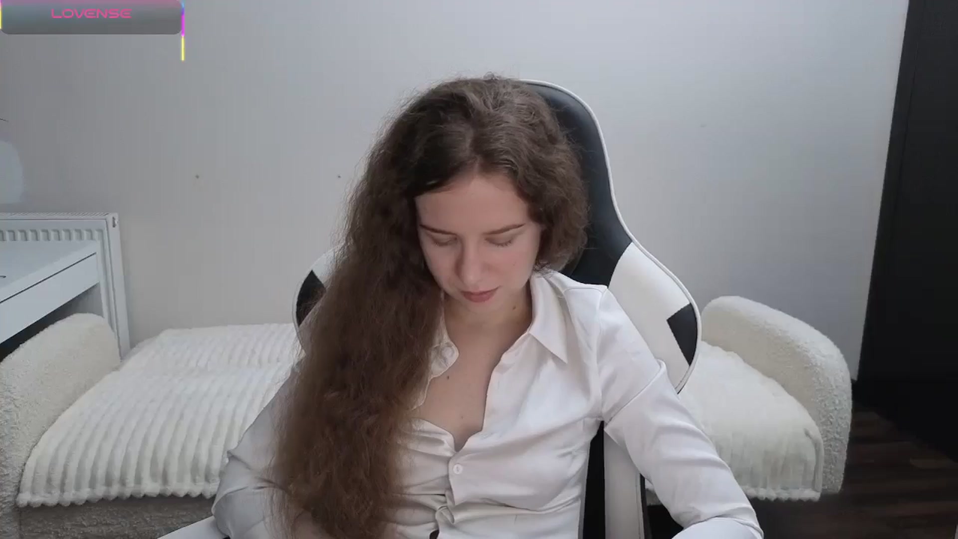 Gallery image thumbnail from BlueFlowerr's myfreecams stream on, 11/09/2025, 20:41 image 19 of 20