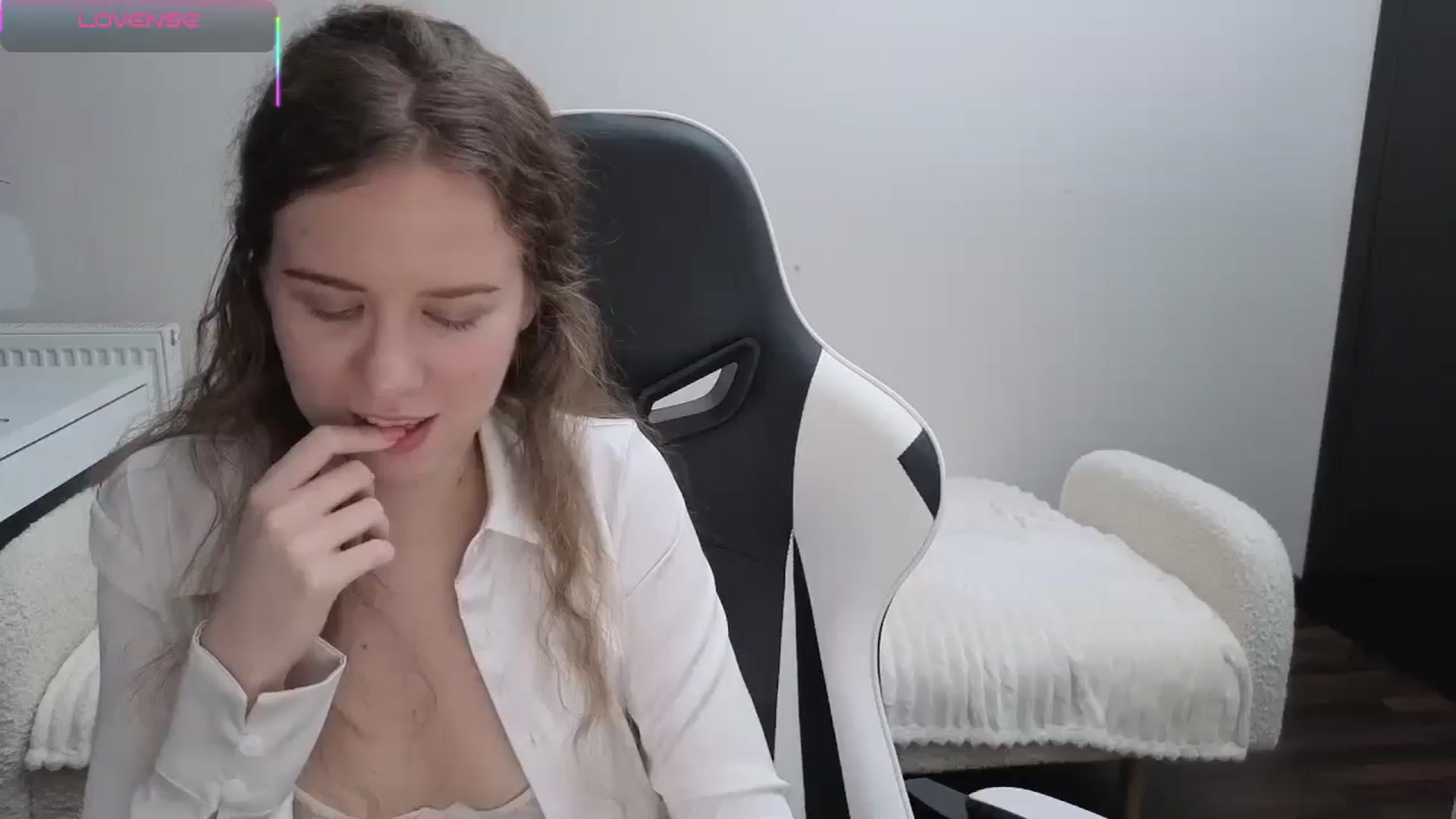 Gallery image thumbnail from BlueFlowerr's myfreecams stream on, 11/09/2025, 22:49 image 7 of 20