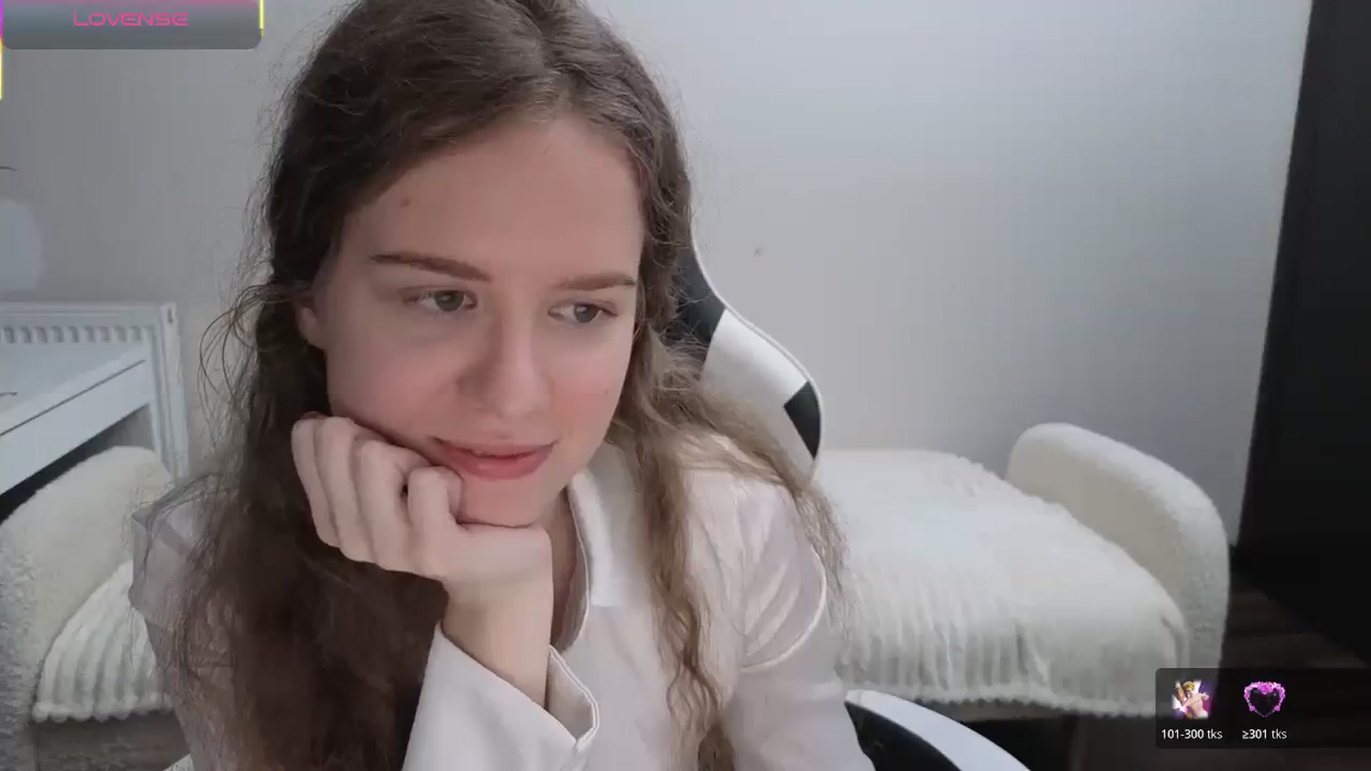 Gallery image thumbnail from BlueFlowerr's myfreecams stream on, 11/09/2025, 22:49 image 13 of 20