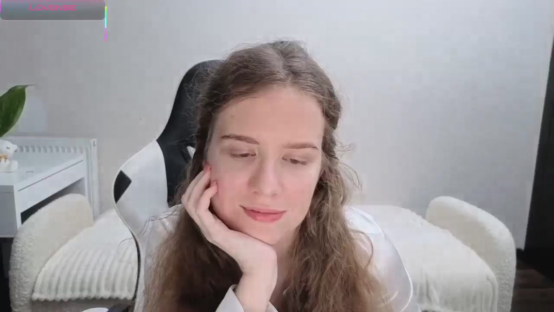 Gallery image thumbnail from BlueFlowerr's myfreecams stream on, 11/09/2025, 23:36 image 14 of 20