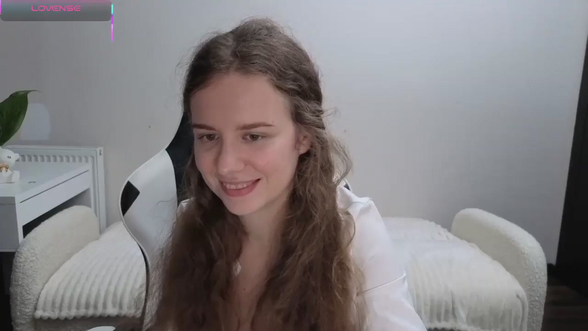 Gallery image thumbnail from BlueFlowerr's myfreecams stream on, 11/09/2025, 23:36 image 13 of 20