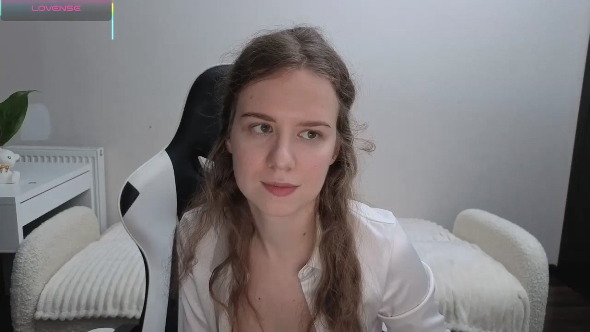Gallery image thumbnail from BlueFlowerr's myfreecams stream on, 11/09/2025, 23:36 image 9 of 20