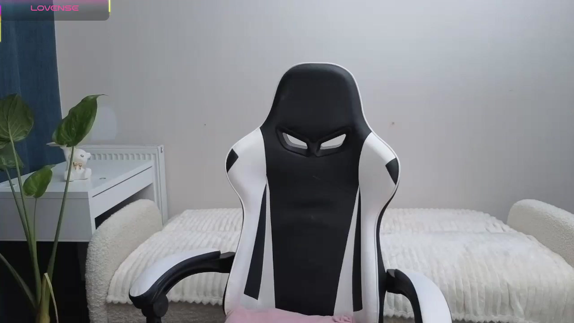Gallery image thumbnail from BlueFlowerr's myfreecams stream on, 11/09/2025, 23:54 image 17 of 20