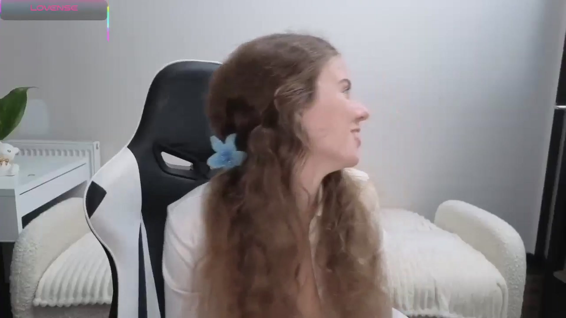 Gallery image thumbnail from BlueFlowerr's myfreecams stream on, 11/09/2025, 23:54 image 5 of 20