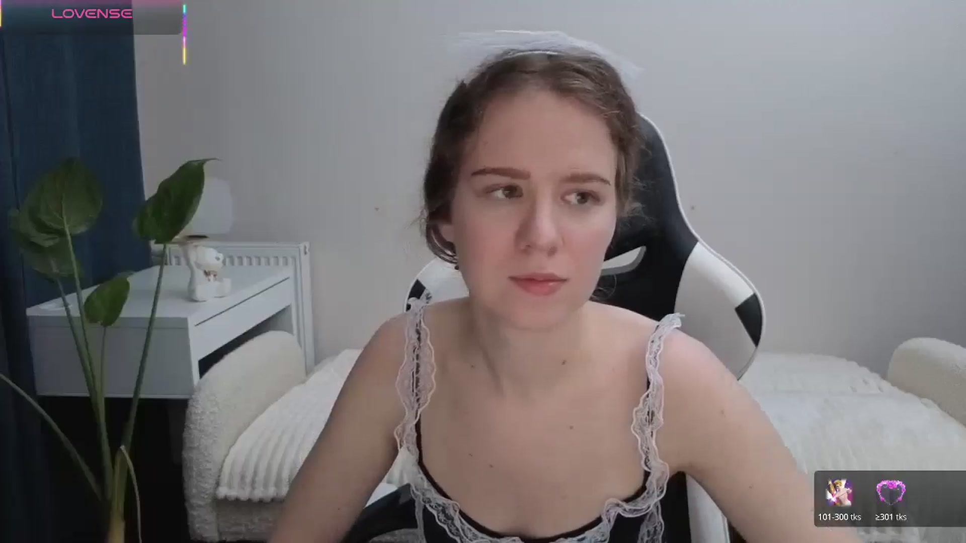 Gallery image thumbnail from BlueFlowerr's myfreecams stream on, 11/10/2025, 18:58 image 8 of 20
