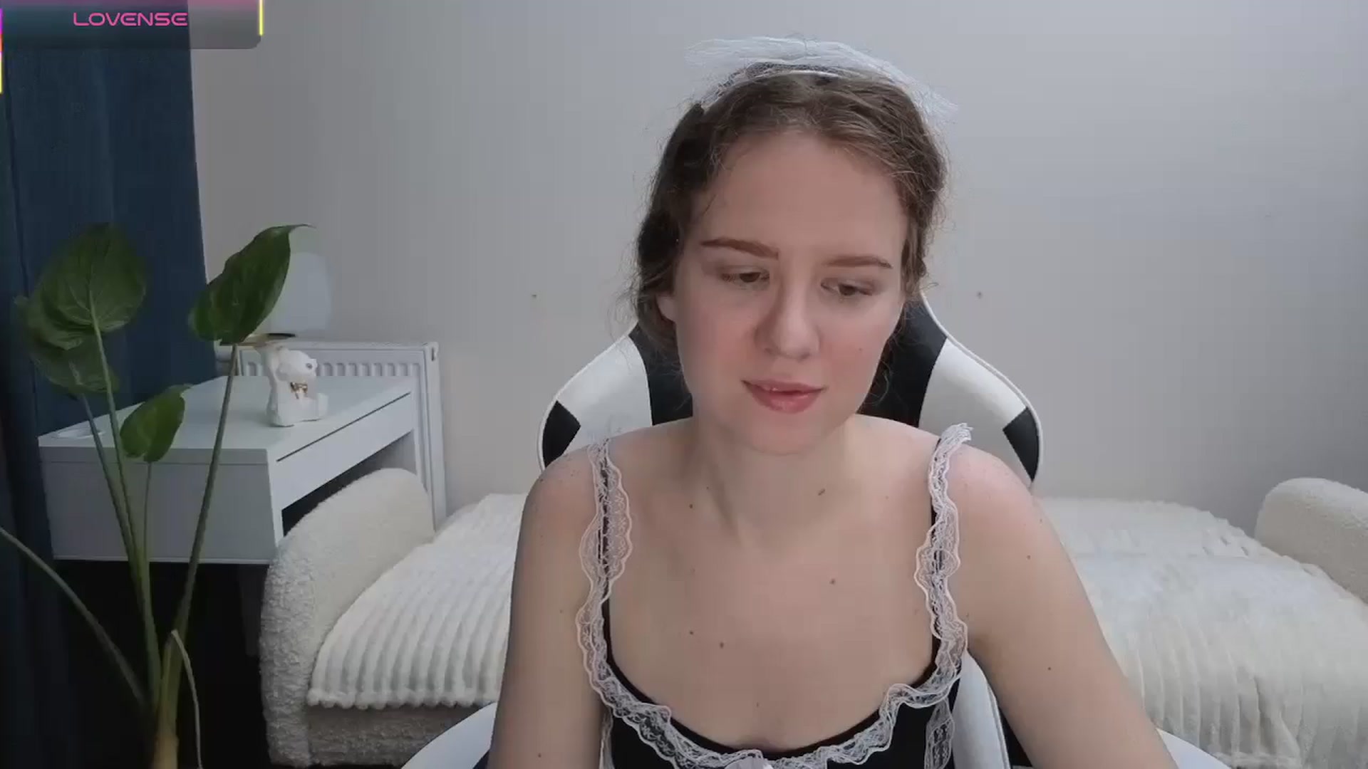 Gallery image thumbnail from BlueFlowerr's myfreecams stream on, 11/10/2025, 18:58 image 9 of 20