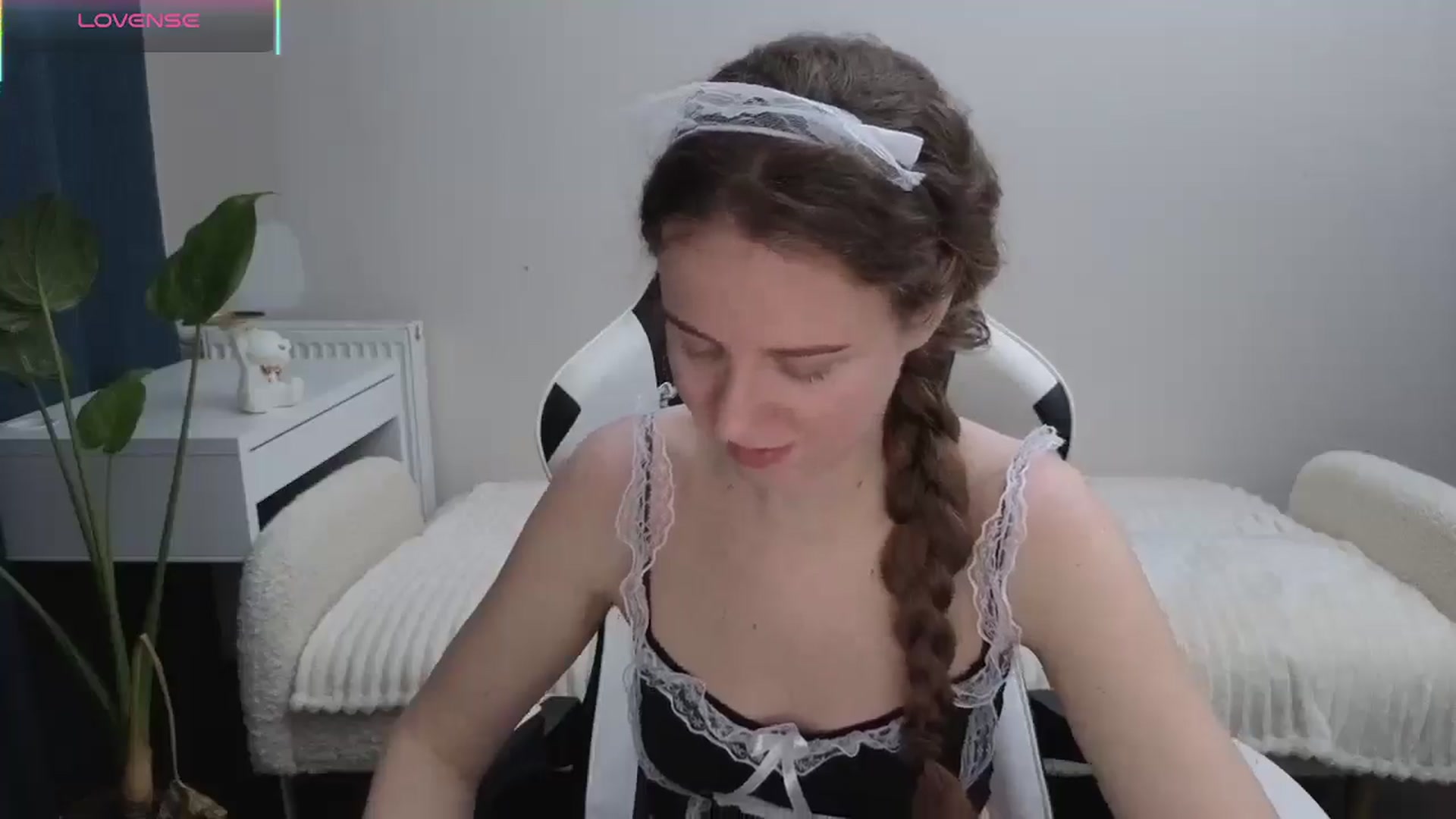 Gallery image thumbnail from BlueFlowerr's myfreecams stream on, 11/10/2025, 18:58 image 11 of 20