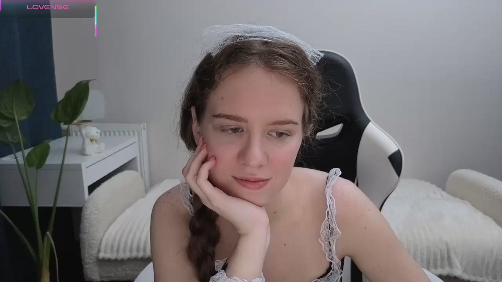 Gallery image thumbnail from BlueFlowerr's myfreecams stream on, 11/10/2025, 18:58 image 15 of 20