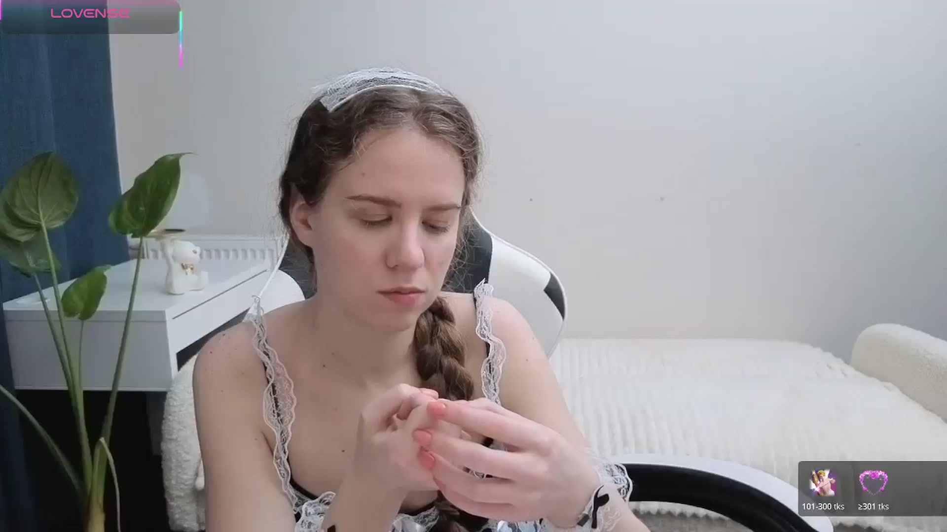 Gallery image thumbnail from BlueFlowerr's myfreecams stream on, 11/10/2025, 19:54 image 16 of 20