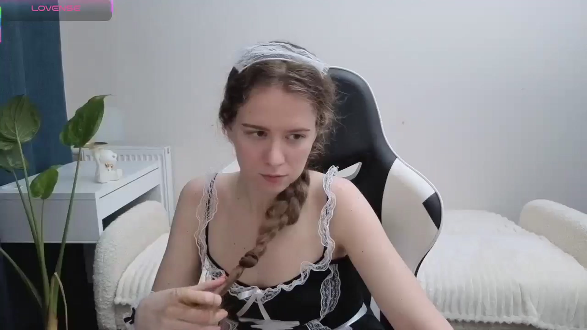 Gallery image thumbnail from BlueFlowerr's myfreecams stream on, 11/10/2025, 19:54 image 3 of 20