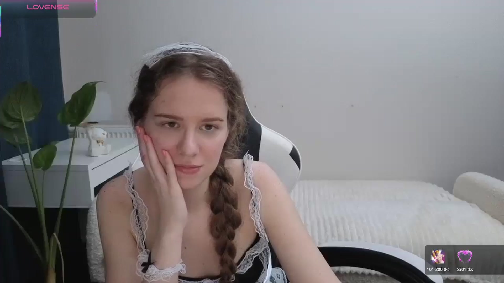Gallery image thumbnail from BlueFlowerr's myfreecams stream on, 11/10/2025, 19:54 image 19 of 20