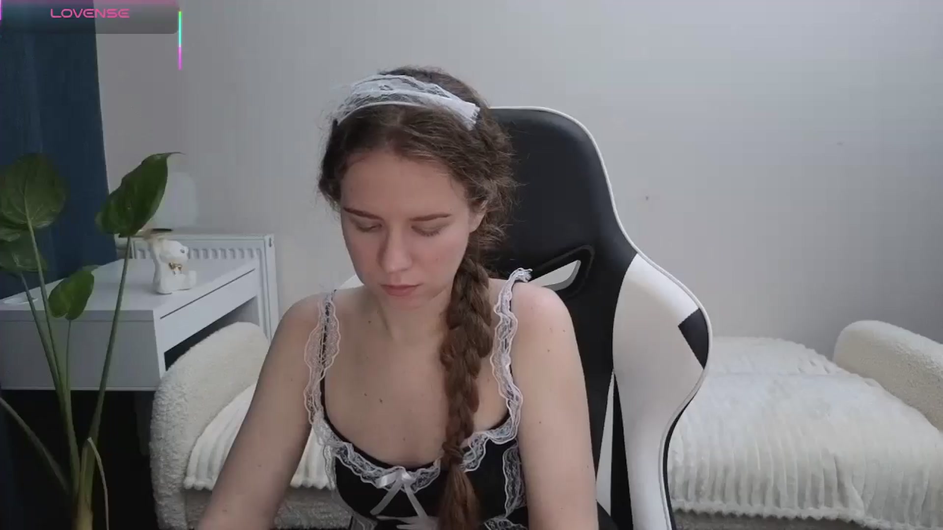 Gallery image thumbnail from BlueFlowerr's myfreecams stream on, 11/10/2025, 19:54 image 6 of 20