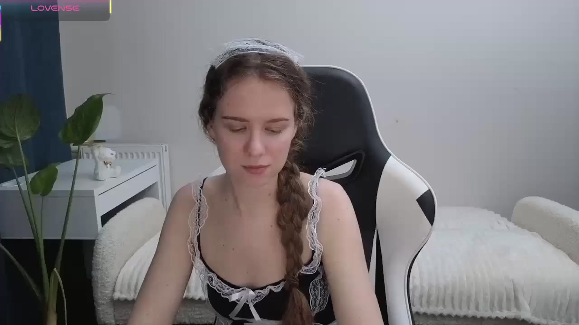 Gallery image thumbnail from BlueFlowerr's myfreecams stream on, 11/10/2025, 19:54 image 1 of 20