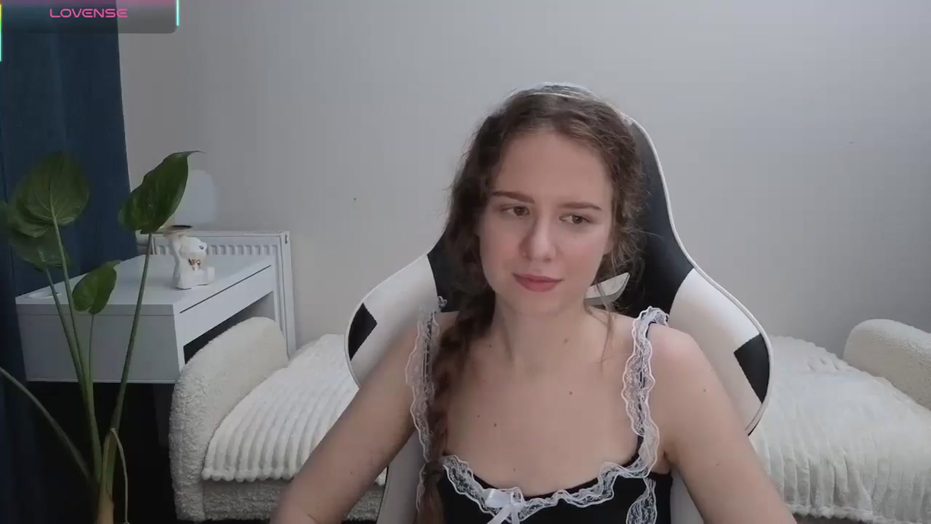 Gallery image thumbnail from BlueFlowerr's myfreecams stream on, 11/10/2025, 23:01 image 18 of 20
