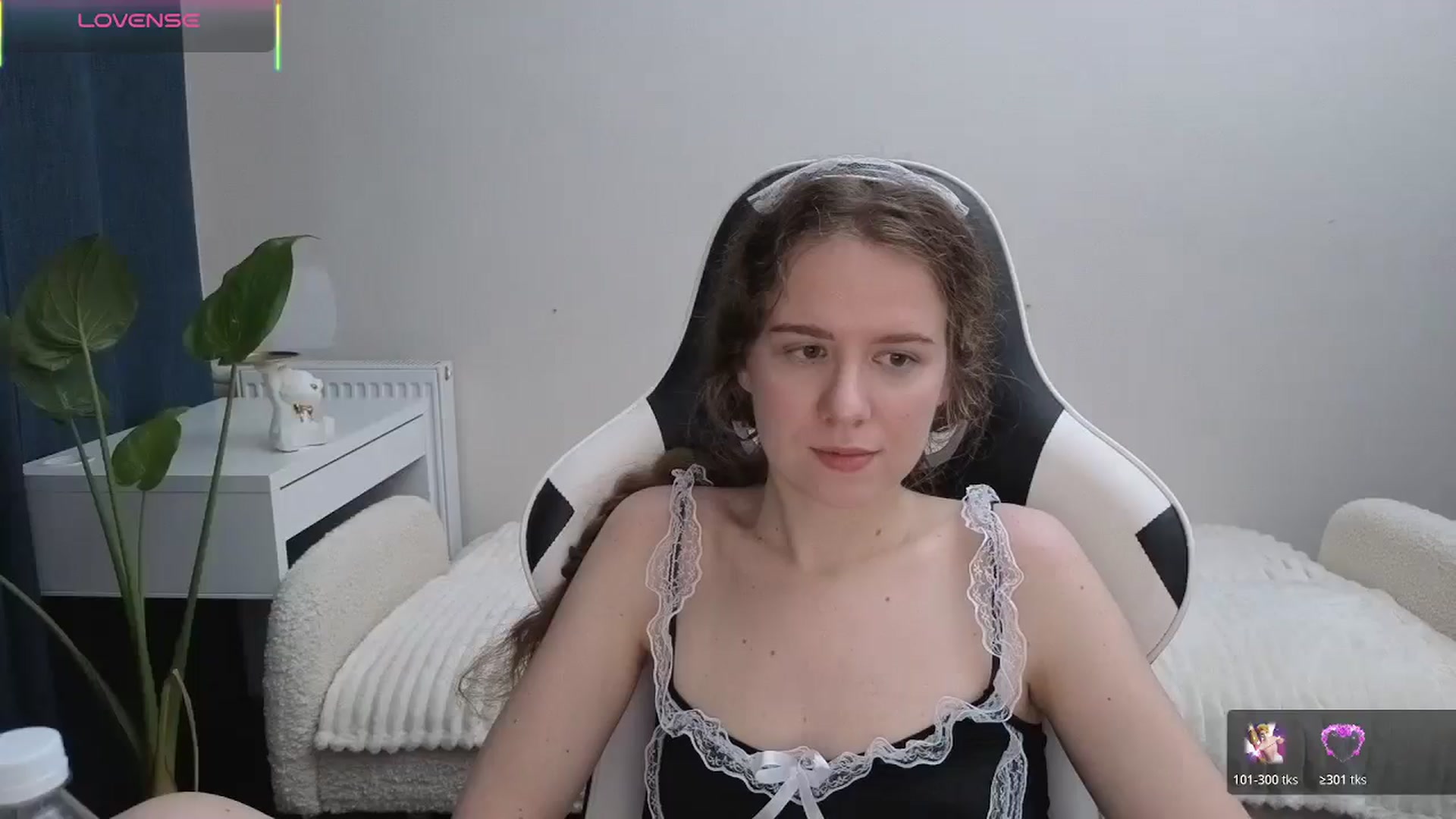 Gallery image thumbnail from BlueFlowerr's myfreecams stream on, 11/10/2025, 23:01 image 15 of 20