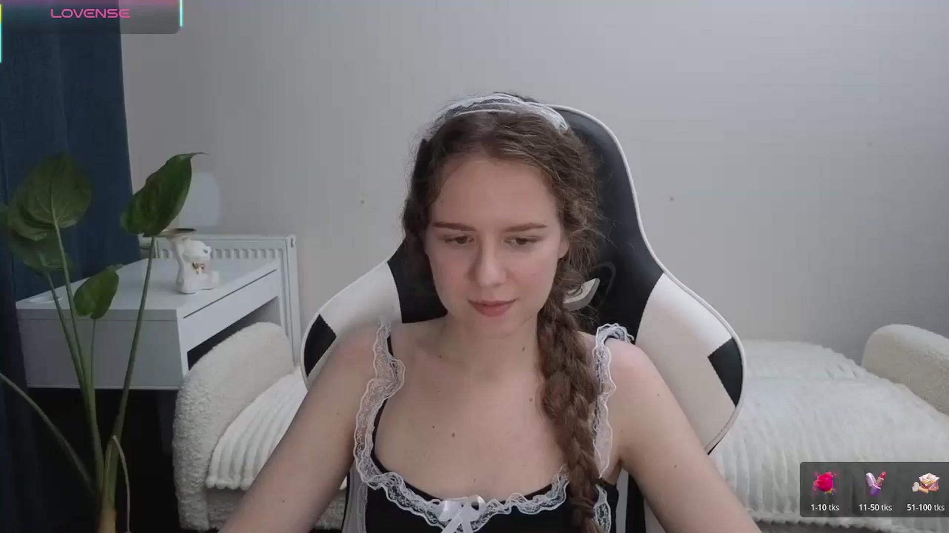 Gallery image thumbnail from BlueFlowerr's myfreecams stream on, 11/10/2025, 23:01 image 10 of 20