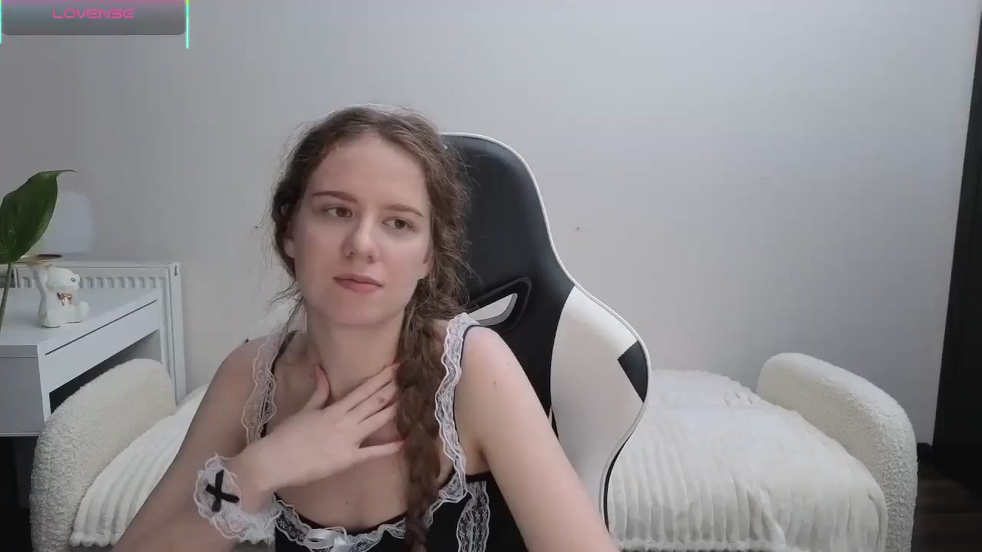 Gallery image thumbnail from BlueFlowerr's myfreecams stream on, 11/11/2025, 02:08 image 12 of 20