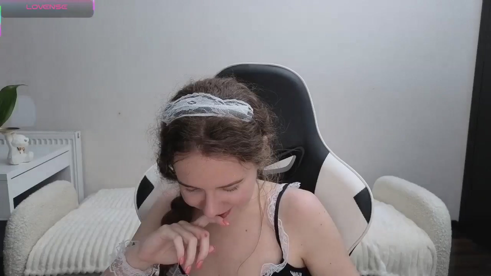 Gallery image thumbnail from BlueFlowerr's myfreecams stream on, 11/11/2025, 02:08 image 2 of 20