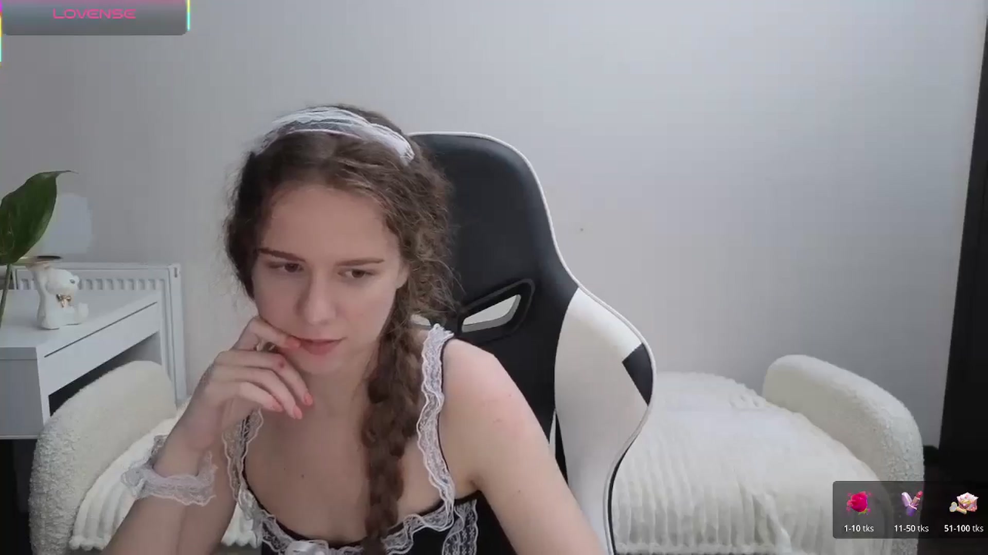 Gallery image thumbnail from BlueFlowerr's myfreecams stream on, 11/11/2025, 02:08 image 11 of 20