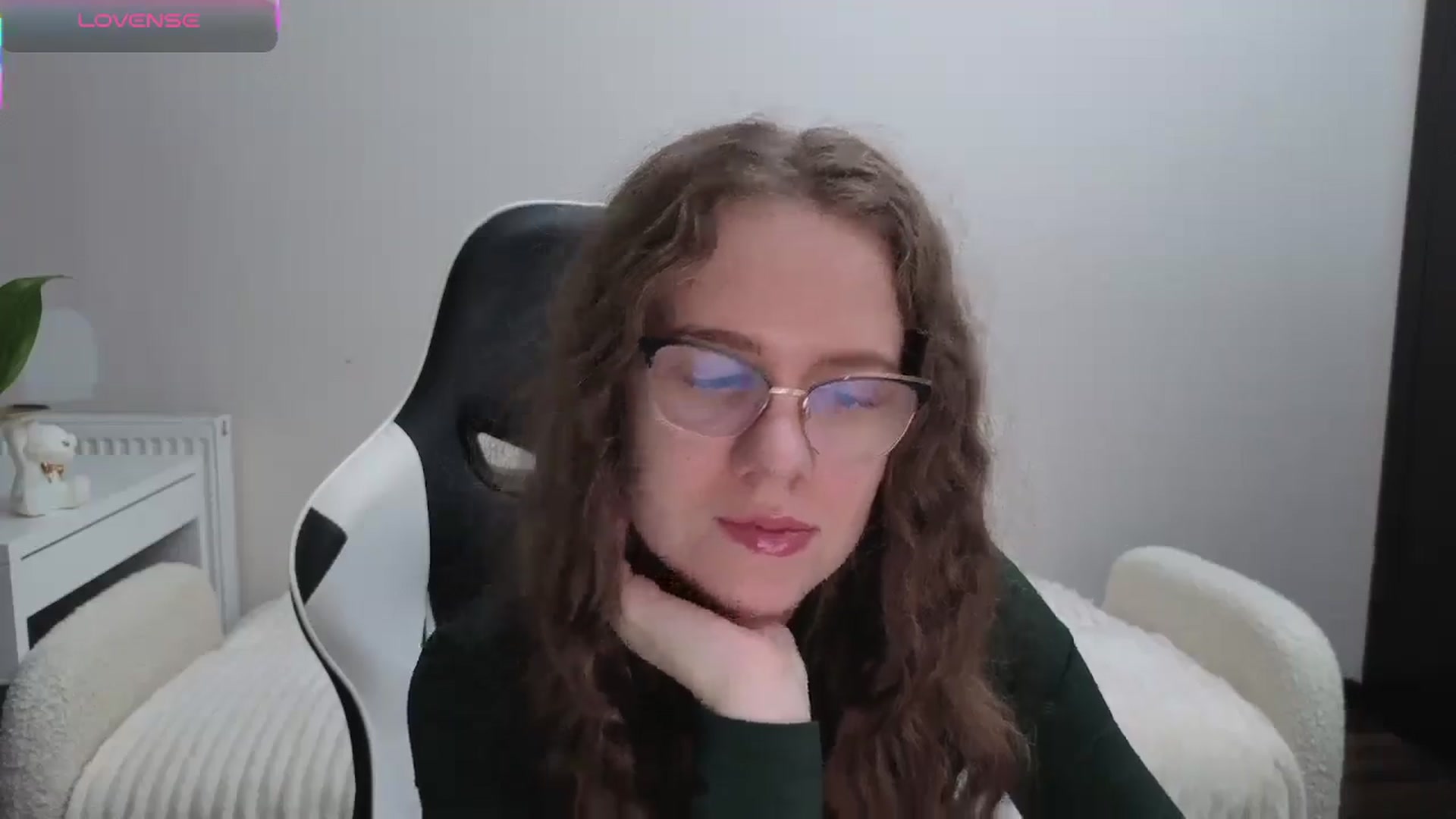 Gallery image thumbnail from BlueFlowerr's myfreecams stream on, 11/13/2025, 17:17 image 7 of 20
