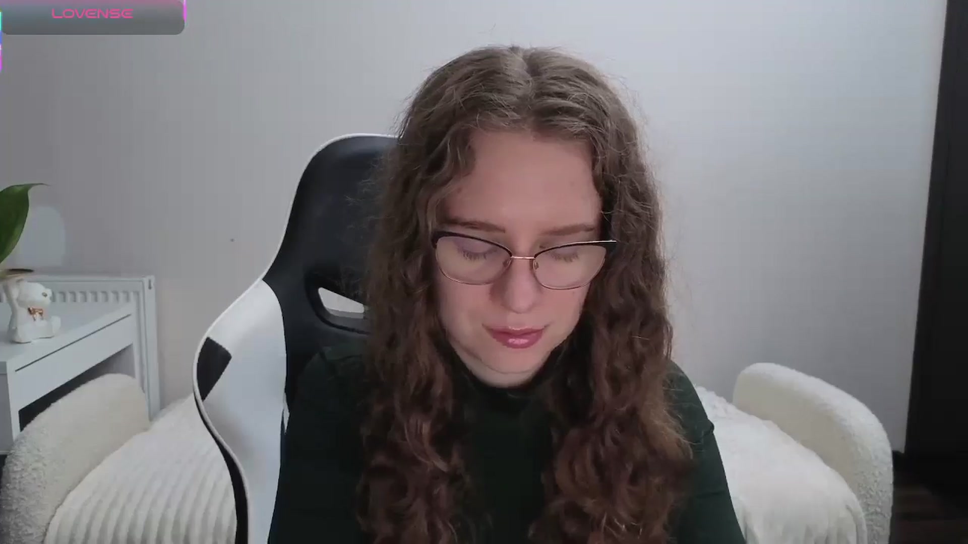 Gallery image thumbnail from BlueFlowerr's myfreecams stream on, 11/13/2025, 17:17 image 3 of 20