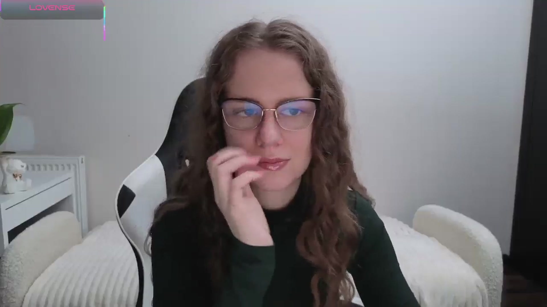 Gallery image thumbnail from BlueFlowerr's myfreecams stream on, 11/13/2025, 17:17 image 18 of 20