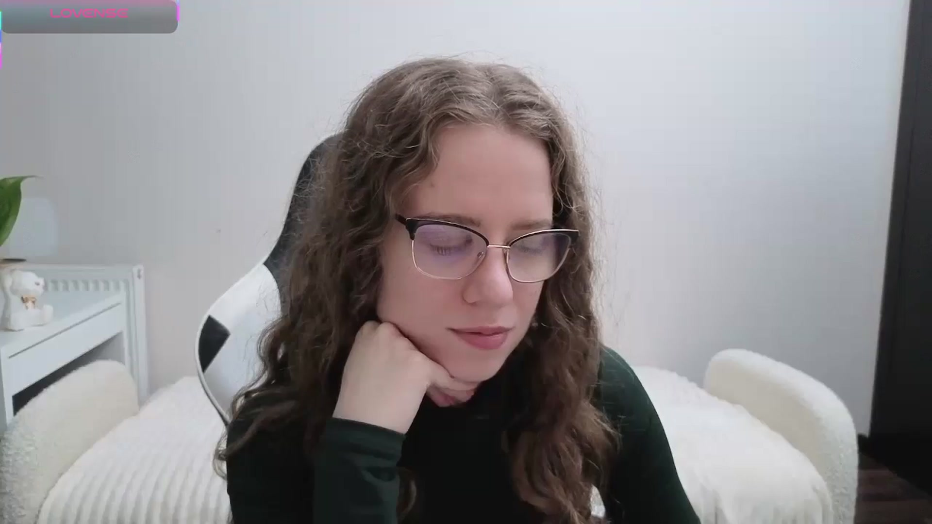 Gallery image thumbnail from BlueFlowerr's myfreecams stream on, 11/13/2025, 17:17 image 19 of 20