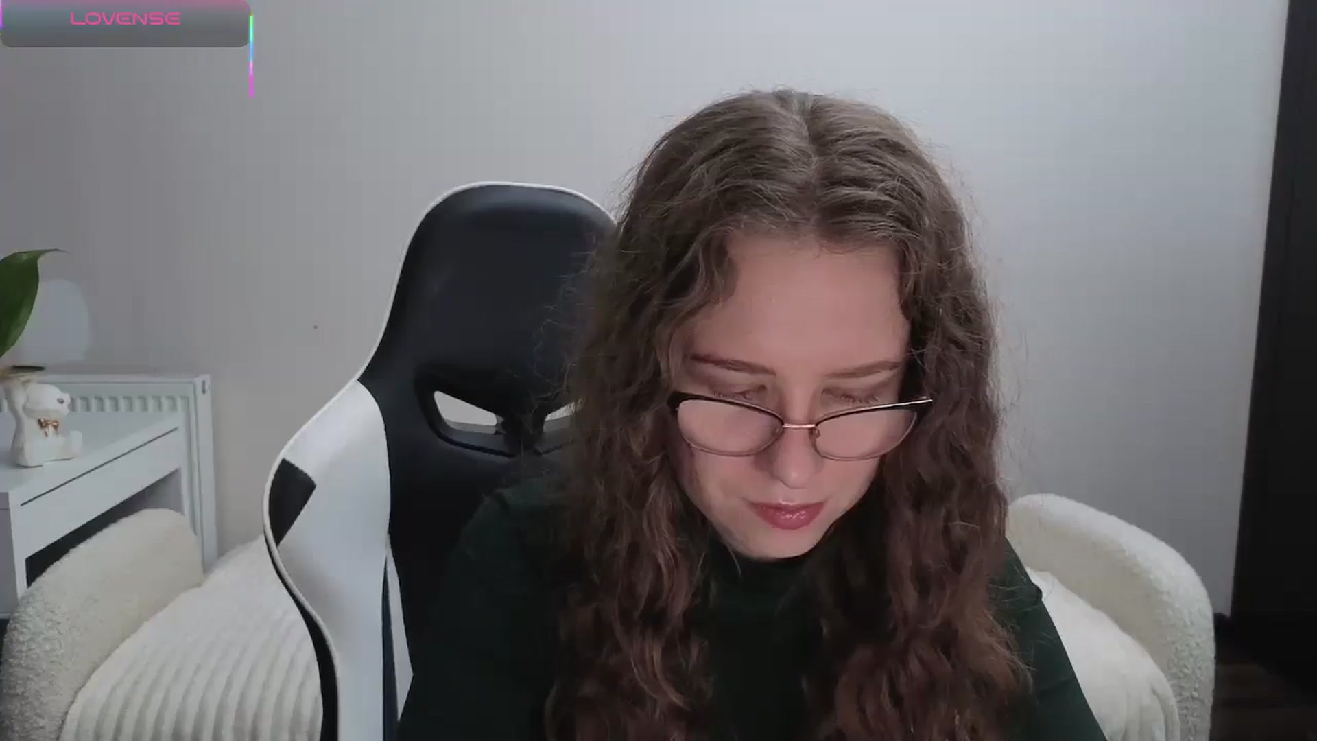 Gallery image thumbnail from BlueFlowerr's myfreecams stream on, 11/13/2025, 17:17 image 8 of 20