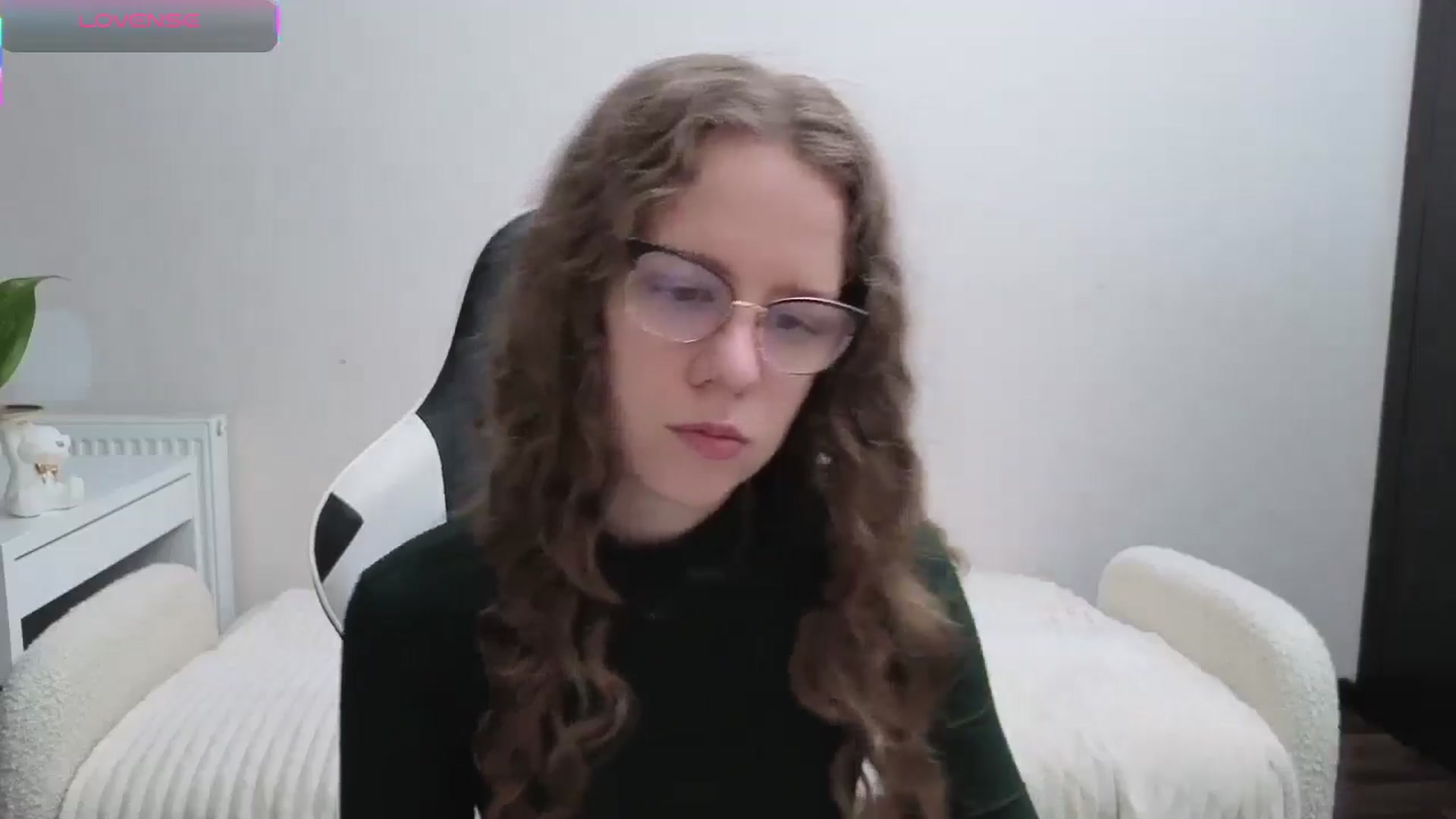 Gallery image thumbnail from BlueFlowerr's myfreecams stream on, 11/13/2025, 17:17 image 13 of 20
