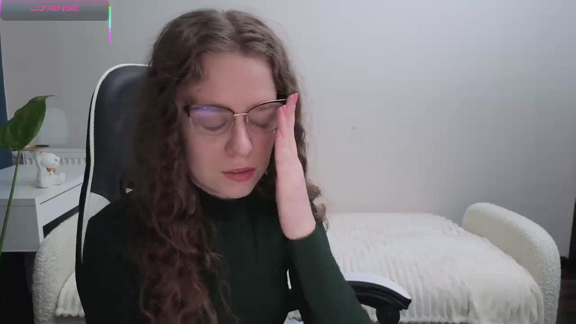 Gallery image thumbnail from BlueFlowerr's myfreecams stream on, 11/13/2025, 17:32 image 10 of 20