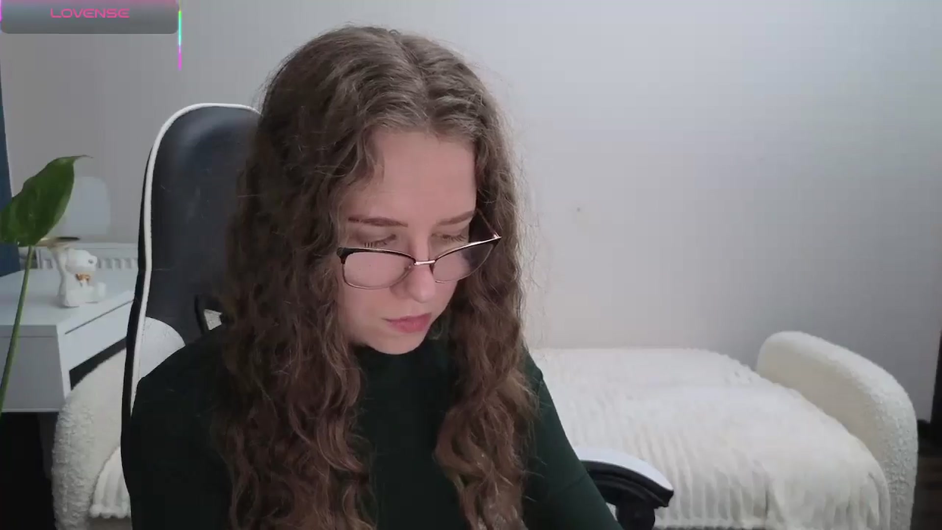 Gallery image thumbnail from BlueFlowerr's myfreecams stream on, 11/13/2025, 17:32 image 14 of 20