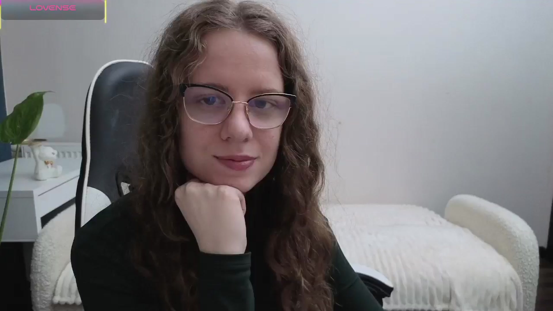 Gallery image thumbnail from BlueFlowerr's myfreecams stream on, 11/13/2025, 17:32 image 1 of 20