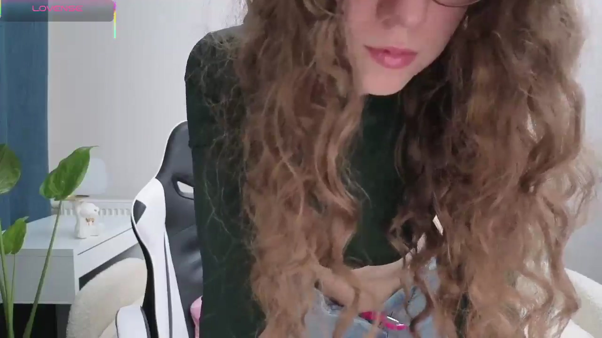 Gallery image thumbnail from BlueFlowerr's myfreecams stream on, 11/13/2025, 19:32 image 12 of 20