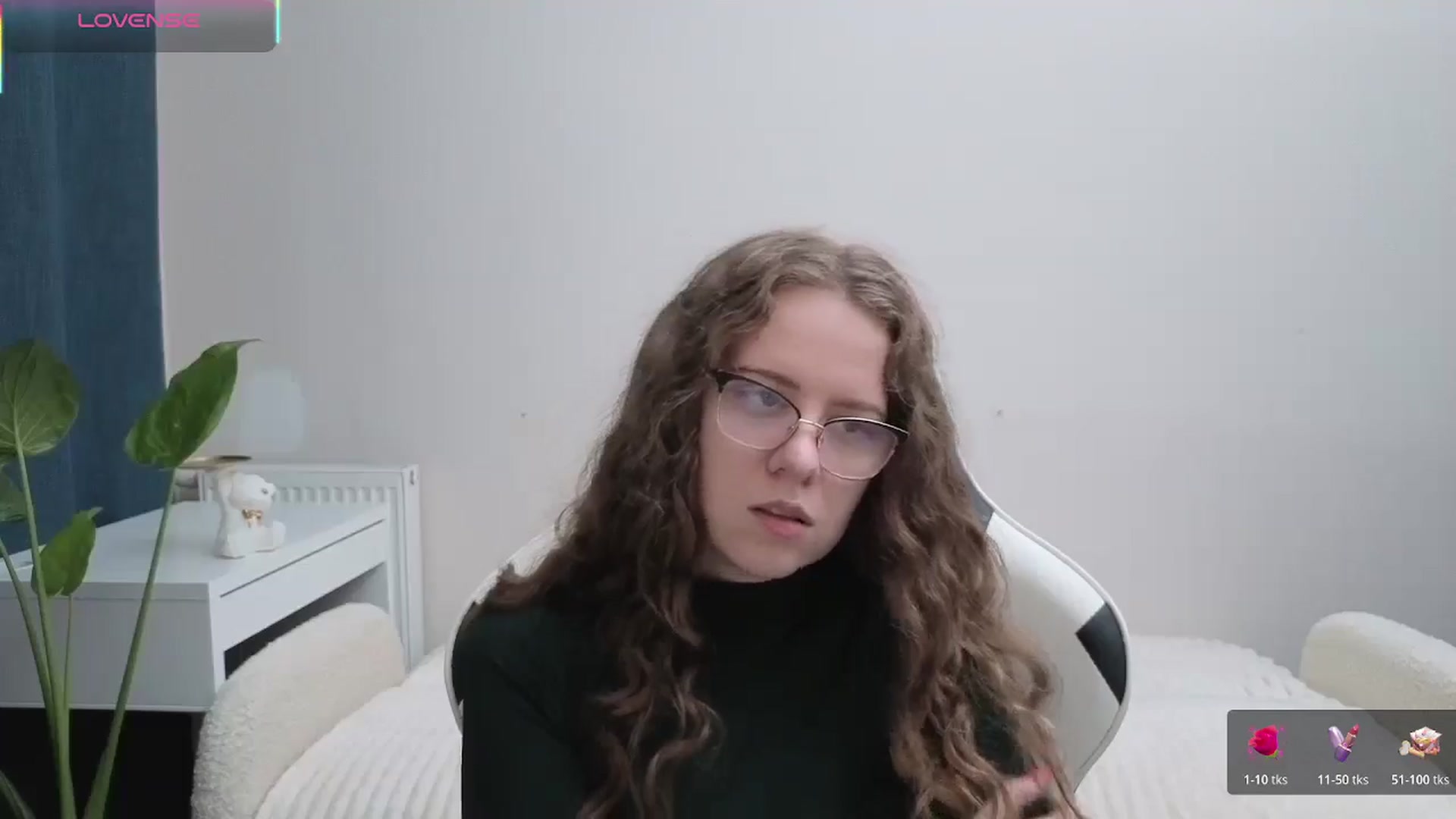 Gallery image thumbnail from BlueFlowerr's myfreecams stream on, 11/13/2025, 19:32 image 8 of 20