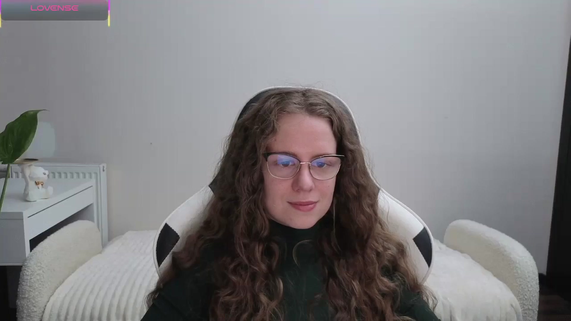 Gallery image thumbnail from BlueFlowerr's myfreecams stream on, 11/13/2025, 19:32 image 15 of 20