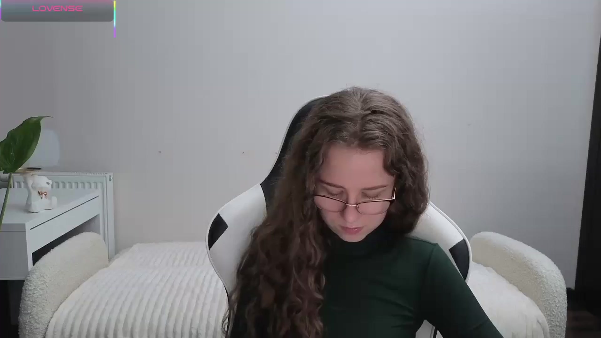 Gallery image thumbnail from BlueFlowerr's myfreecams stream on, 11/13/2025, 19:32 image 18 of 20