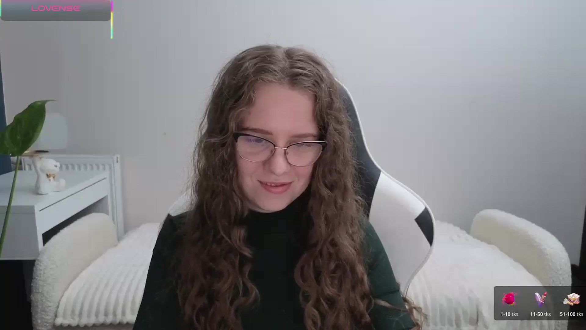 Gallery image thumbnail from BlueFlowerr's myfreecams stream on, 11/13/2025, 19:32 image 6 of 20