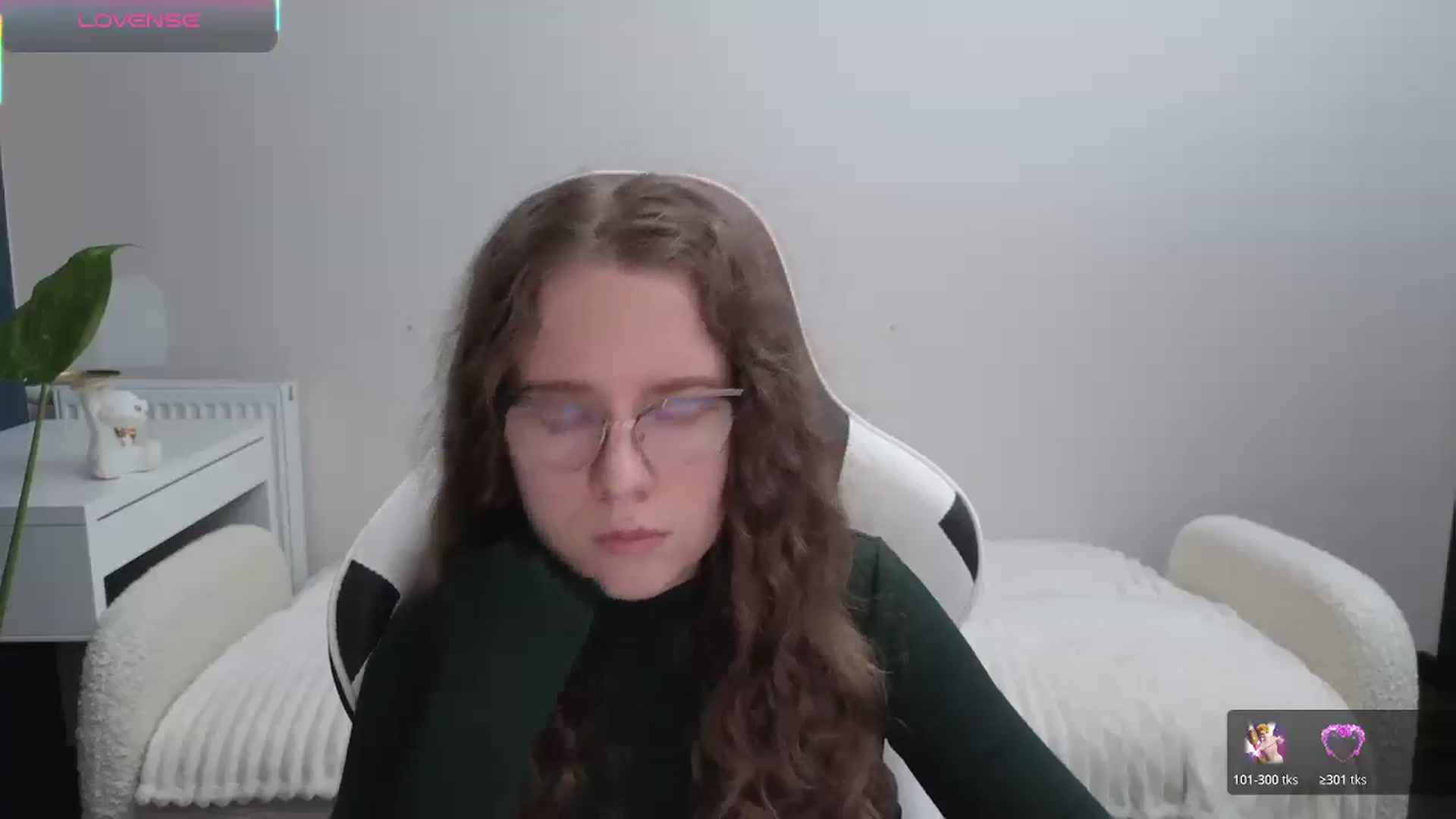 Gallery image thumbnail from BlueFlowerr's myfreecams stream on, 11/13/2025, 19:32 image 4 of 20