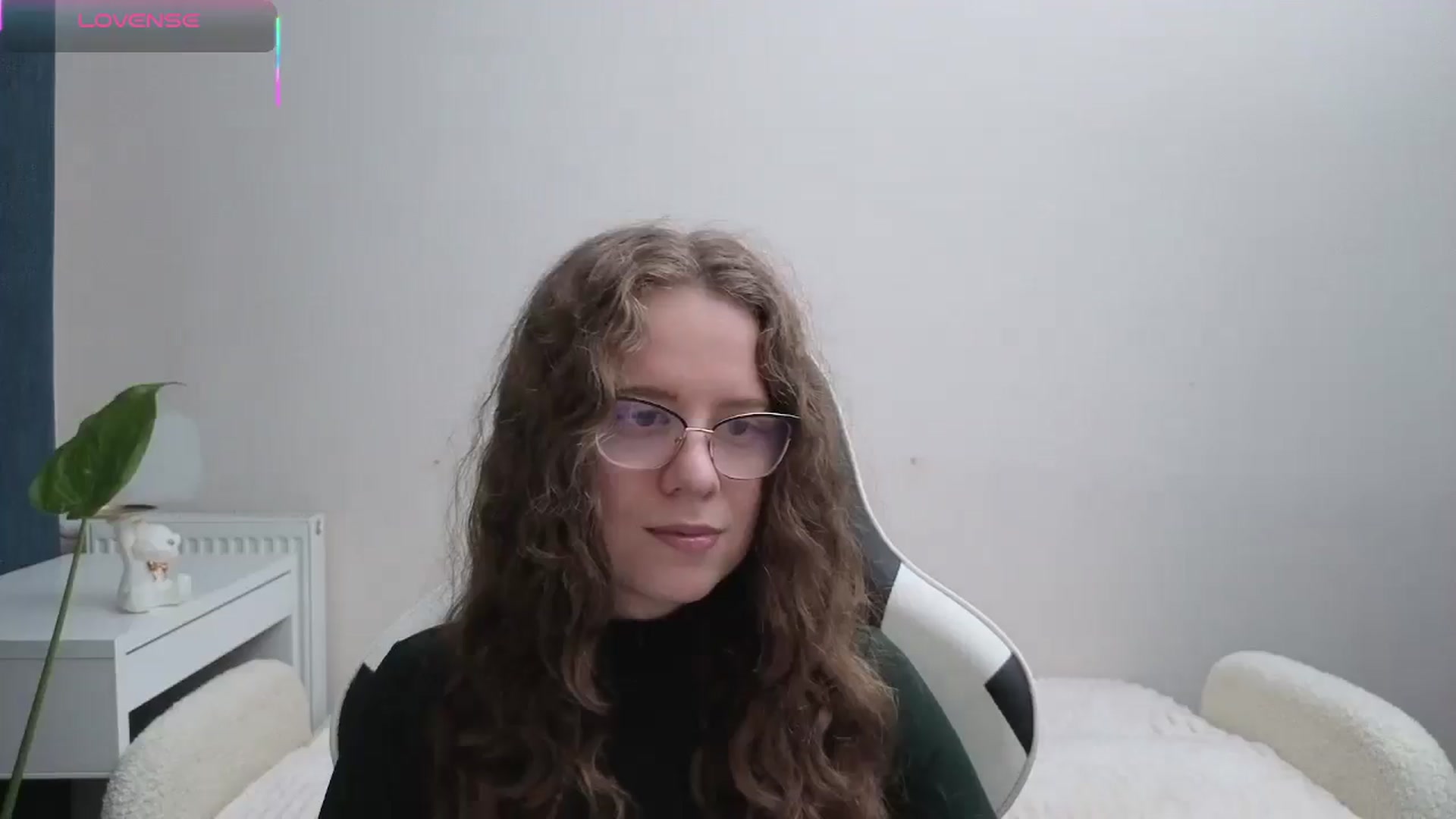 Gallery image thumbnail from BlueFlowerr's myfreecams stream on, 11/13/2025, 19:32 image 9 of 20