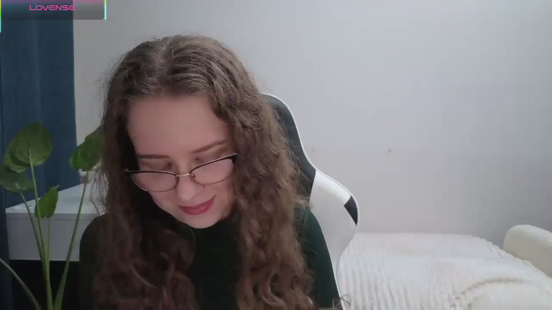 Gallery image thumbnail from BlueFlowerr's myfreecams stream on, 11/13/2025, 22:01 image 1 of 20