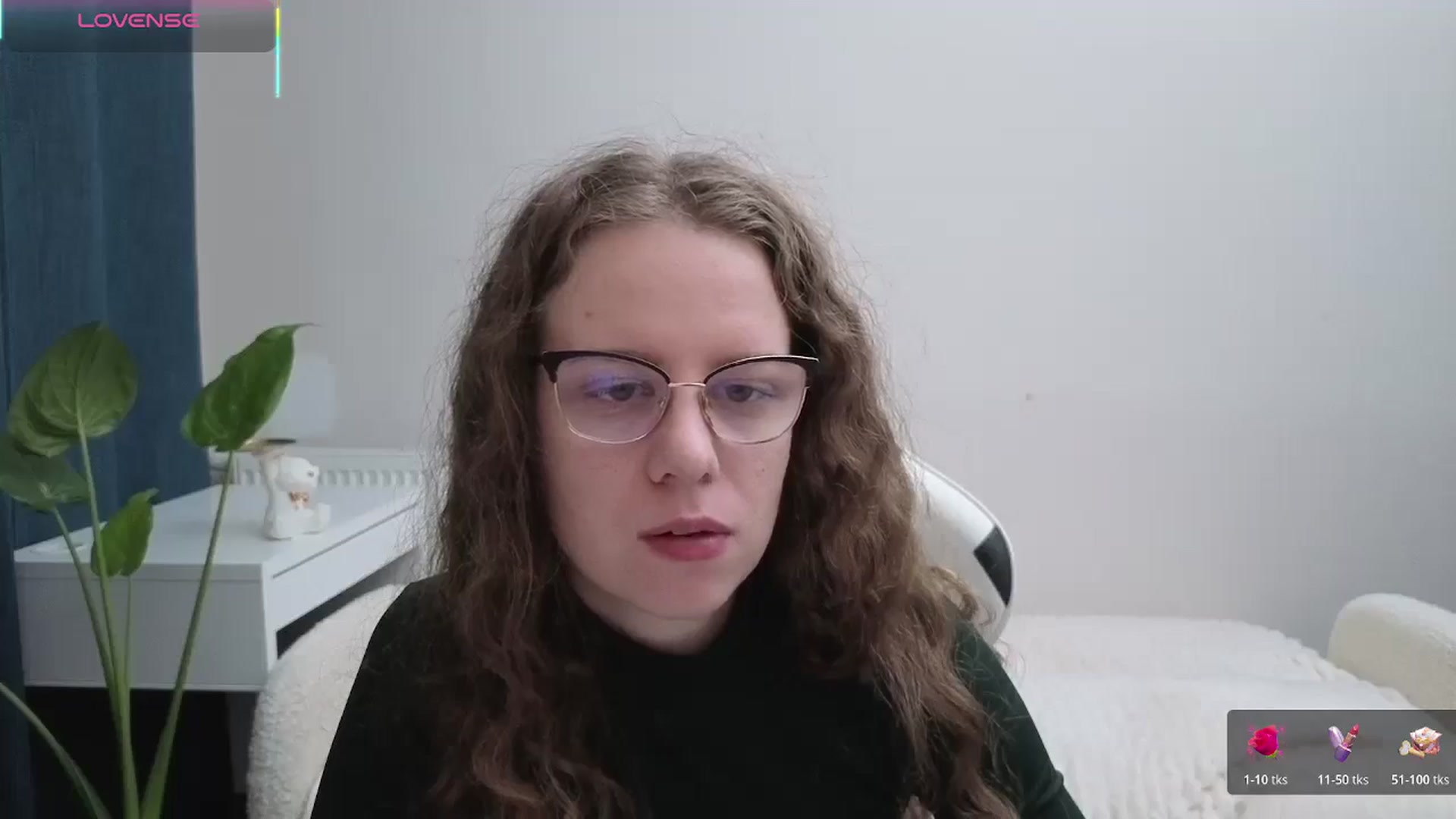 Gallery image thumbnail from BlueFlowerr's myfreecams stream on, 11/13/2025, 22:01 image 12 of 20